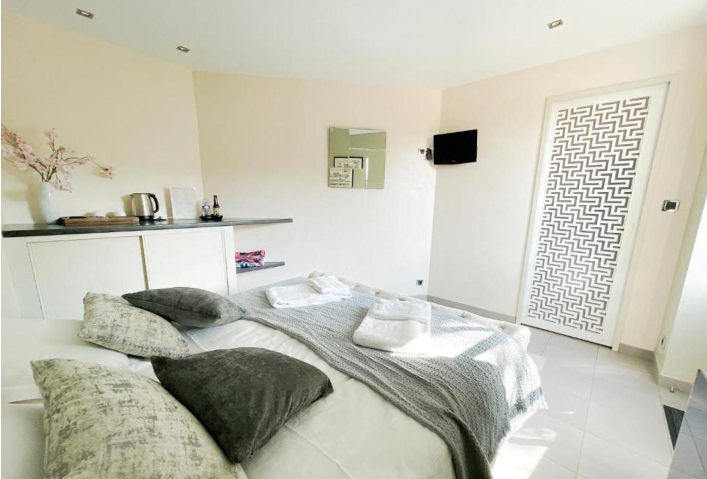La Ferme Du Bois De Plottes Bed & Breakfast ภายนอก รูปภาพ